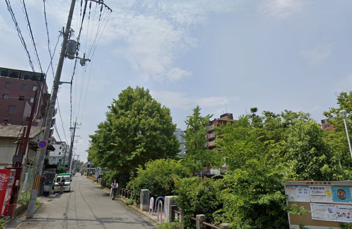 深草西浦町の街の風景