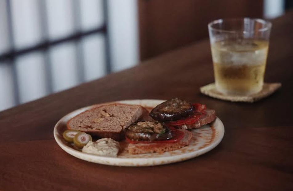 冷泉ビルヂング 店内や空間